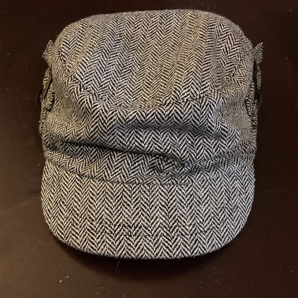 Stylish Gray Herringbone Women's Cap
